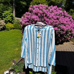 Linen button up tunic with shell buttons.